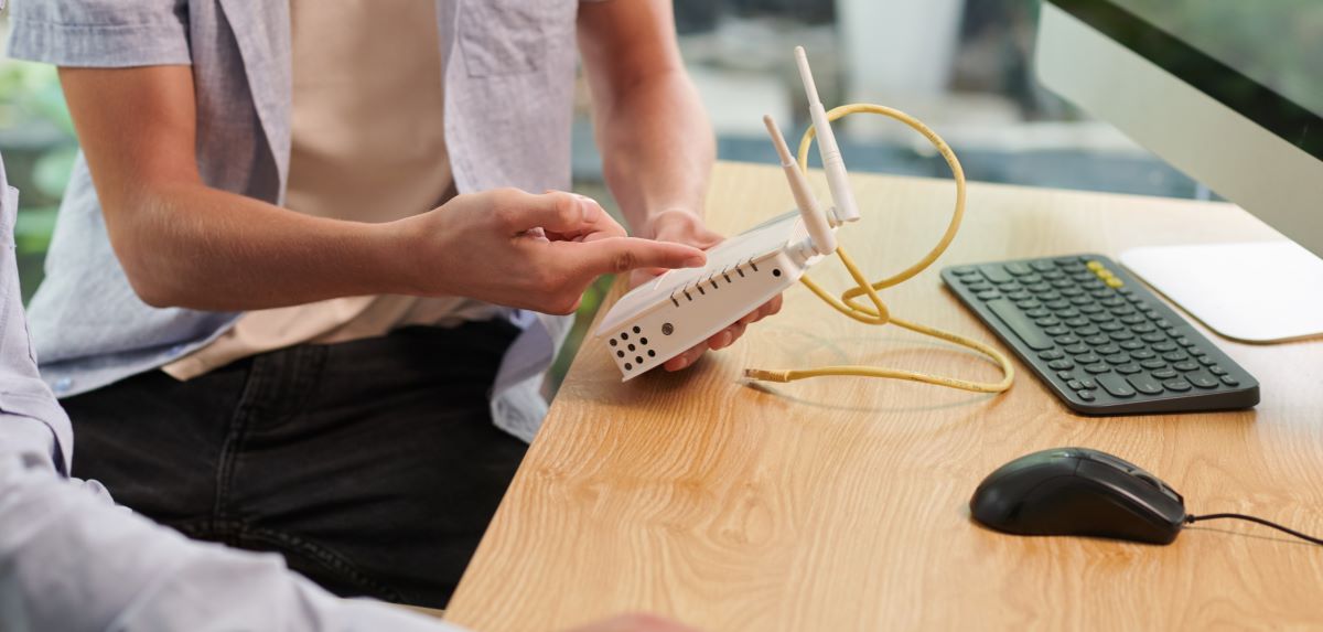 using wi fi router 2023 11 27 05 33 57 utc